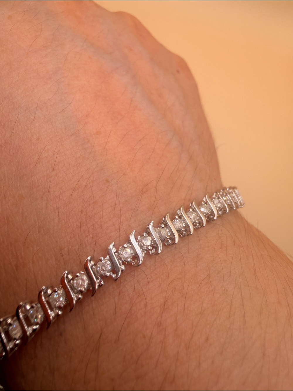14k White Gold 1 Ctw Diamond Tennis Bracelet 6.25”. Read Please